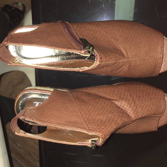 Cool Open Toe Booties - Picture 11 of 12